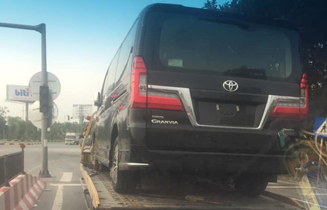 Toyota Granvia đầu tiên có mặt tại Việt Nam
