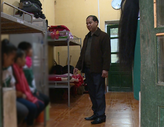 Hiệu trưởng Trường phổ thông dân tộc nội trú THCS cơ sở Thanh Sơn (Phú Thọ), có hành vi xâm hại tình dục học sinh.