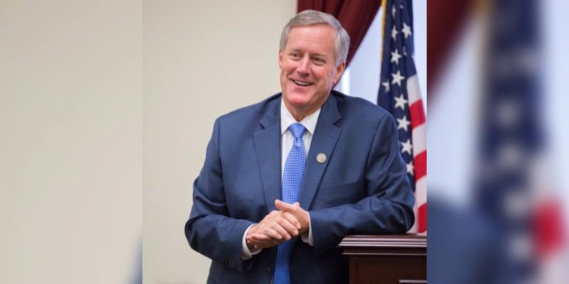 Chánh văn phòng Nhà Trắng Mark Meadows gây rắc rối khi đưa ra thông tin trái ngược về tình hình sức khỏe của ông Trump (Ảnh: Twitter).