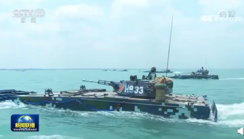 Ông Tập Cận Bình xem lực lượng LTĐB huấn luyện (Ảnh: CCTV).