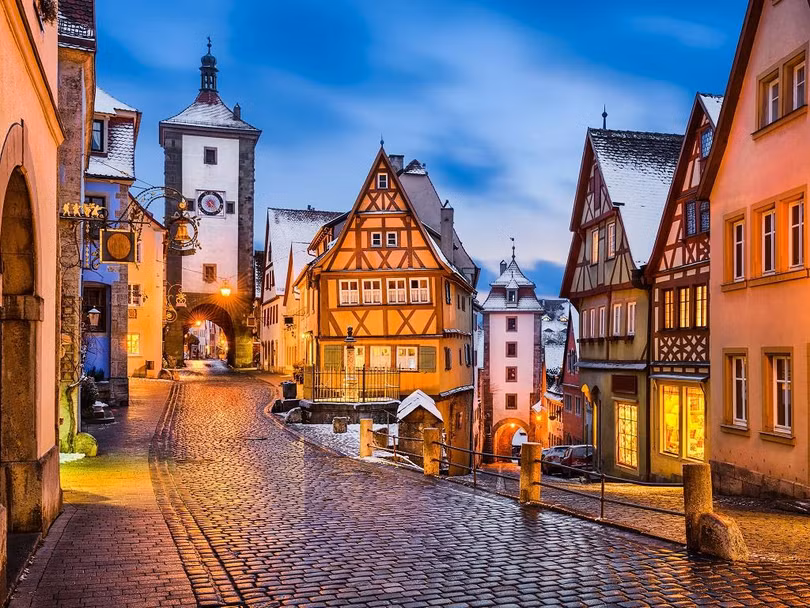 Khu phố Hippest có những ngôi nhà trị giá hàng triệu Euro, là một điểm nóng về kiến trúc Art Nouveau. Ảnh: CNA