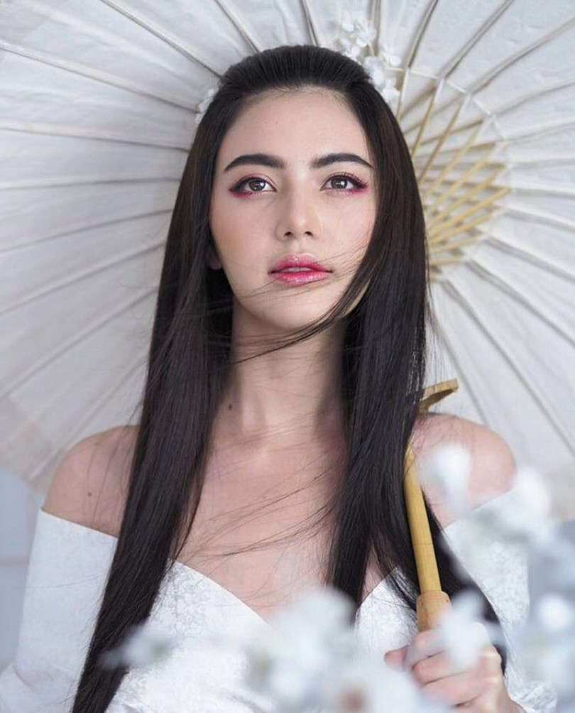 Mai Davika. Ảnh: Elle Mai Davika. Ảnh: Elle