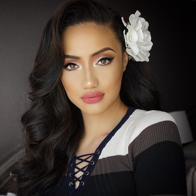 Langi có vẻ đẹp gợi cảm giống với Angelina Jolie. Ảnh: Missosology