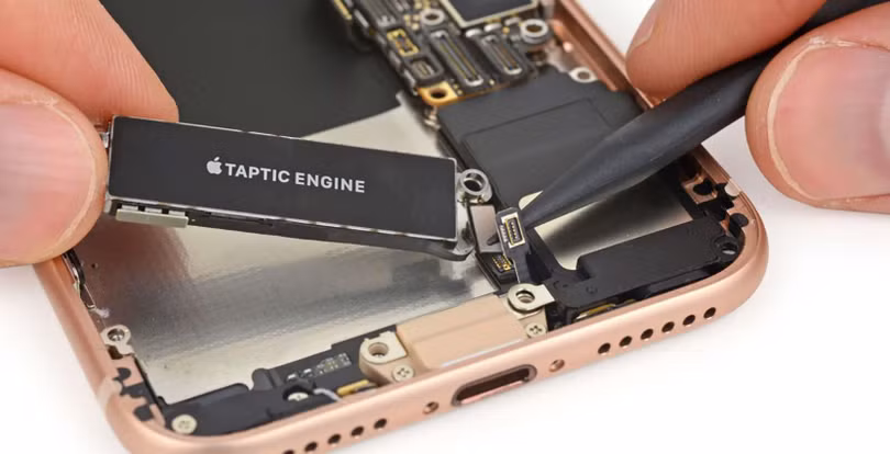 iFixit đánh giá cao bộ rung phản hồi xúc giác của Apple
