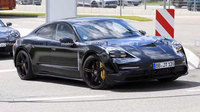 Porsche Taycan chạy thử Porsche Taycan chạy thử