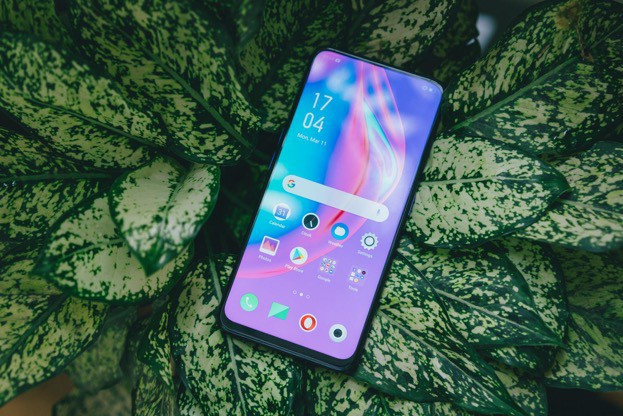 OPPO F11 Pro với màn hình tràn viền không khiếm khuyết OPPO F11 Pro với màn hình tràn viền không khiếm khuyết