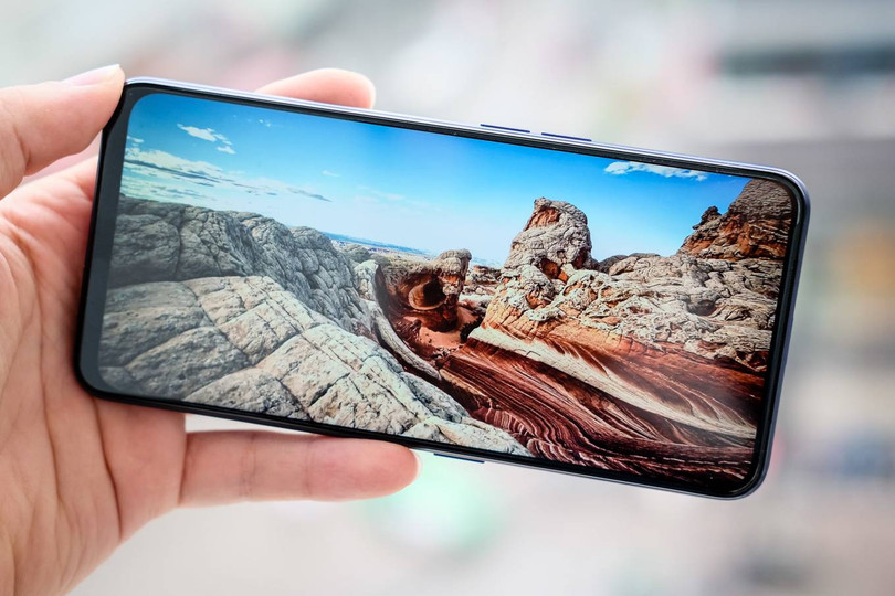 5 smartphone tầm trung có màn hình lớn nửa đầu 2019