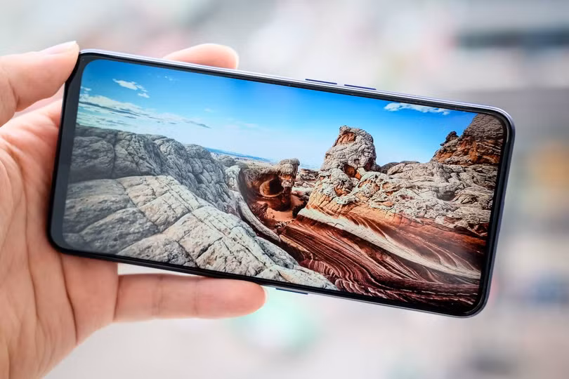 5 smartphone tầm trung có màn hình lớn nửa đầu 2019