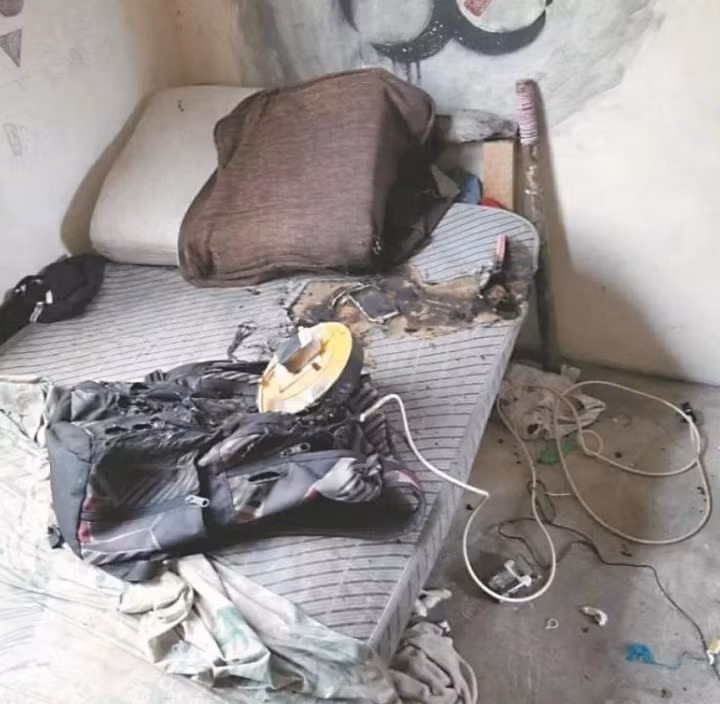 Hiện trường vụ nổ điện thoại trong lúc sạc Hiện trường vụ nổ điện thoại trong lúc sạc