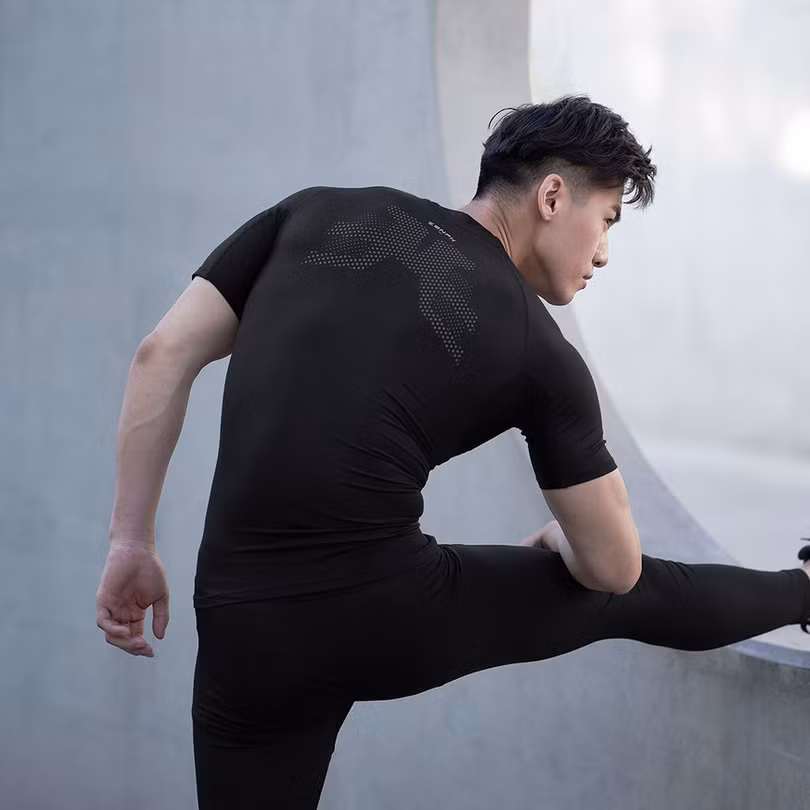 Xiaomi có mẫu áo thể thao xịn như được Iron Man chế tạo ảnh 3