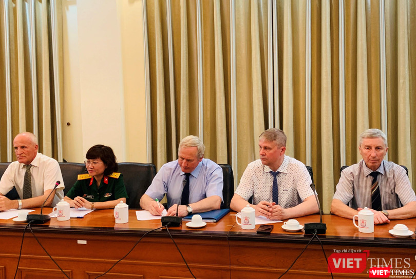 Các chuyên gia Nga trở lại Việt Nam dịp 50 năm thực hiện Di chúc Hồ Chủ tịch và làm việc với Đại học Y Hà Nội để tìm kiếm sự hợp tác mới Các chuyên gia Nga trở lại Việt Nam dịp 50 thực hiện Di chúc Hồ Chủ tịch