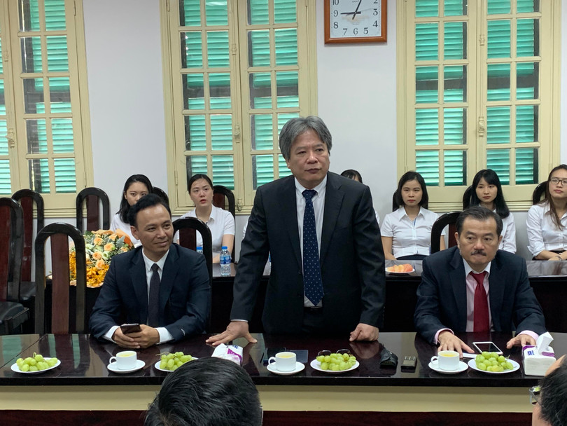 GS. Trần Bình Giang –Giám đốc Bệnh viện Hữu nghị Việt Đức GS. Trần Bình Giang –Giám đốc Bệnh viện Hữu nghị Việt Đức