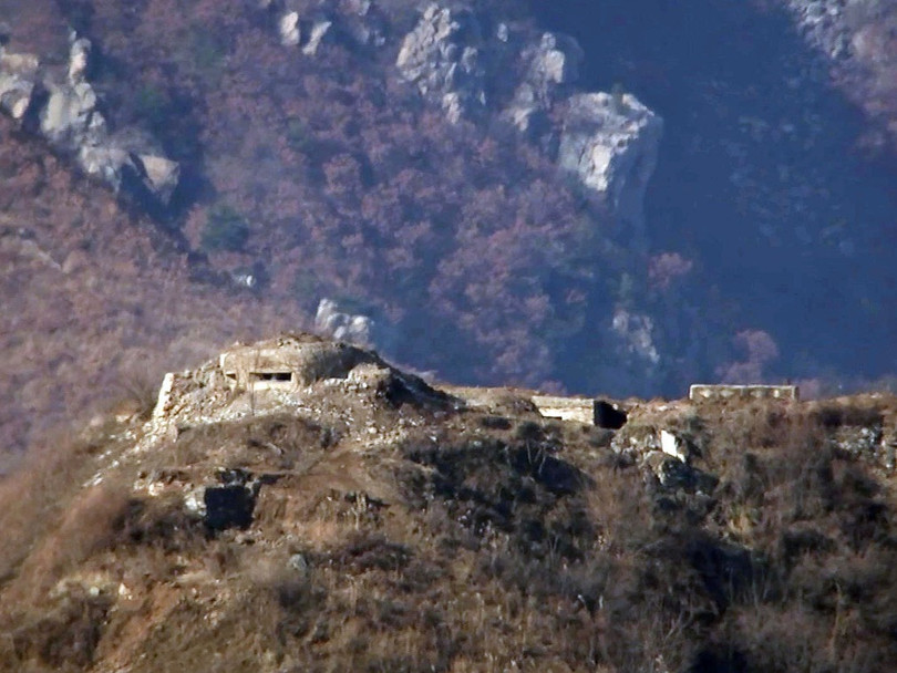 Một chốt gác của Triều Tiên đã bị phá hủy.