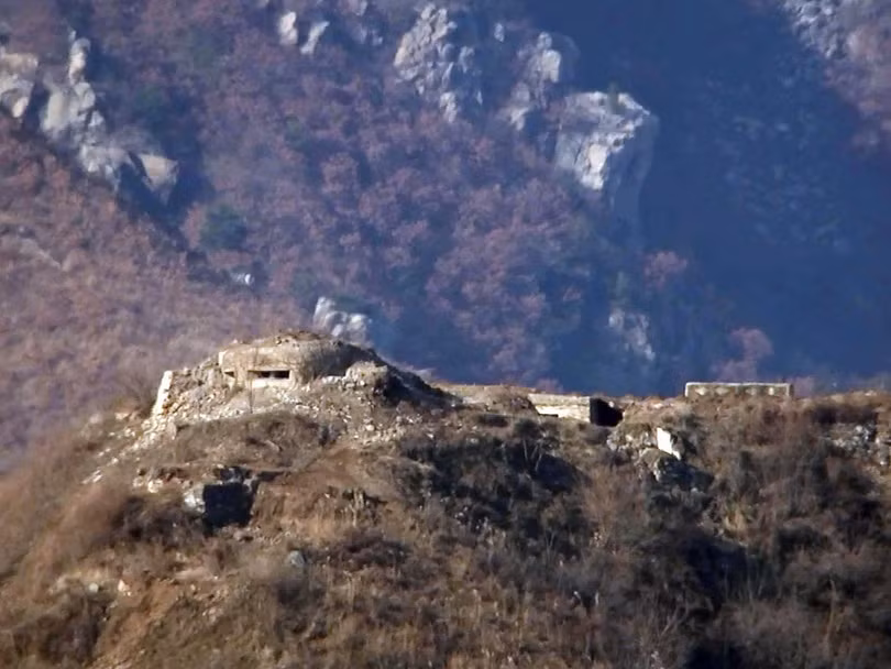 Một chốt gác của Triều Tiên đã bị phá hủy.