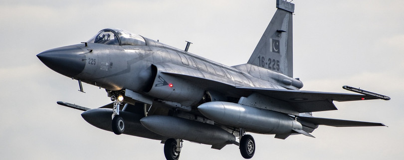 JF-17 Thunder do Trung Quốc và Pakistan hợp tác phát triển.
