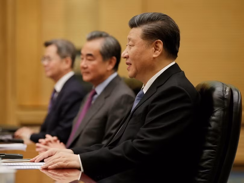 Khi tiếp cựu Ngoại trưởng Mỹ Kissinger và các khách quốc tế, ông Tập Cận Bình bày tỏ Trung Quốc hy vọng đạt được Hiệp định thương mại giai đoạn đầu tiên với Mỹ trên cơ sở tôn trọng và bình đẳng lẫn nhau.