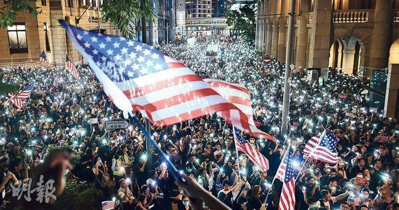 Trung Quốc và chính quyền Đặc khu hành chính Hồng Kông chỉ trích Mỹ đứng sau các hoạt động gây rối loạn tại Hồng Kông thời gian qua. Trung Quốc và chính quyền Đặc khu hành chính Hồng Kông chỉ trích Mỹ đứng sau các hoạt động gây rối loạn tại Hồng Kông thời gian qua.