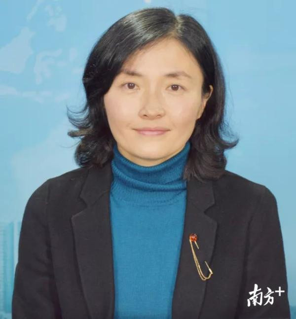 Vương Oanh, Bí thư đảng ủy, Giám đốc bệnh viện Bác Ái, Trung Sơn mất chức vì "đổi sắc lấy quyền, đổi tiền lấy tình".