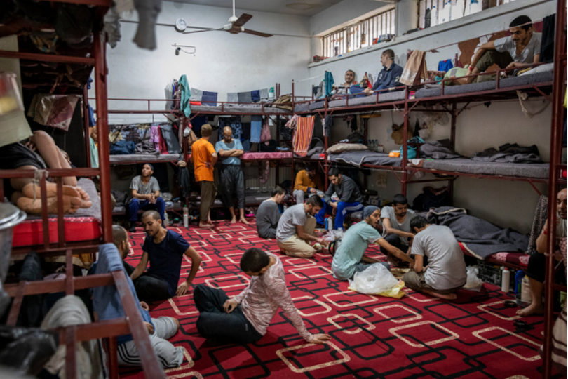 Các thành viên IS bị giam giữ trong một trại tạm giam của người Kurd.