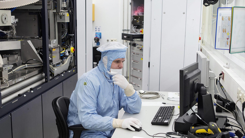 Công nghệ Mỹ vẫn đang thống trị trong các khâu quan trọng nhất của quá trình thiết kế, sản xuất chip. Ảnh: Nikkei.