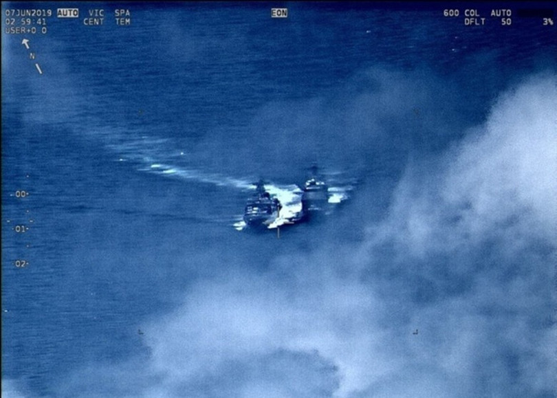 Không ảnh chụp cảnh hai tàu so kè nhau trên biển (Ảnh: Đông Phương) Không ảnh chụp cảnh hai tàu so kè nhau trên biển (Ảnh: Đông Phương)