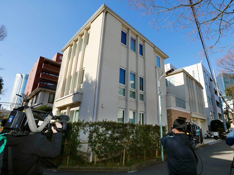 Nhà riêng, nơi ở của Carlos Ghosn trước khi đào thoát trở thành tiêu điểm của giới truyền thông (Ảnh: AP) Nhà riêng, nơi ở của Carlos Ghosn trước khi đào thoát trở thành tiêu điểm của giới truyền thông (Ảnh: AP)