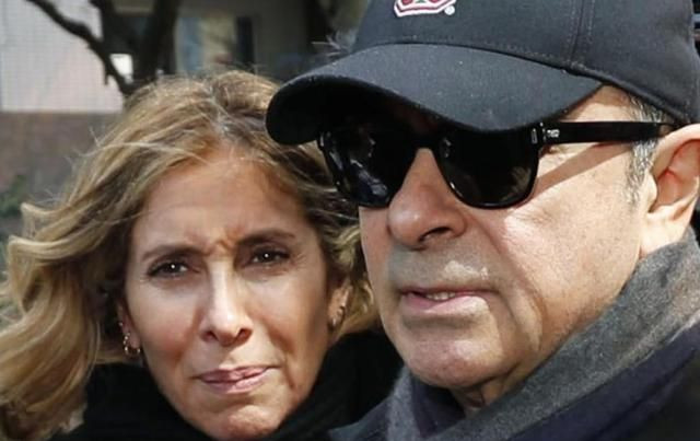 Hai vợ chồng Carlos - Carole đoàn tụ tại Lebanon sau khi ông trốn thoát khỏi Nhật. (Ảnh: Sina). Hai vợ chồng Carlos - Carole đoàn tụ tại Lebanon sau khi ông trốn thoát khỏi Nhật. (Ảnh: Sina).