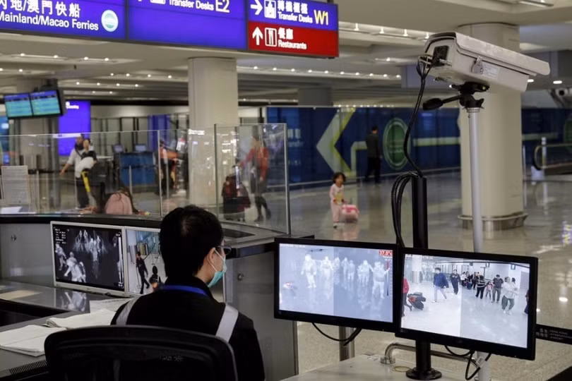 Các biện pháp giám sát hành khách đến từ Vũ Hán đang được thực hiện tại nhiều sân bay ở Trung Quốc và các nước khác (Ảnh: AP) Các biện pháp giám sát hành khách đến từ Vũ Hán đang được thực hiện tại nhiều sân bay ở Trung Quốc và các nước khác (Ảnh: AP)