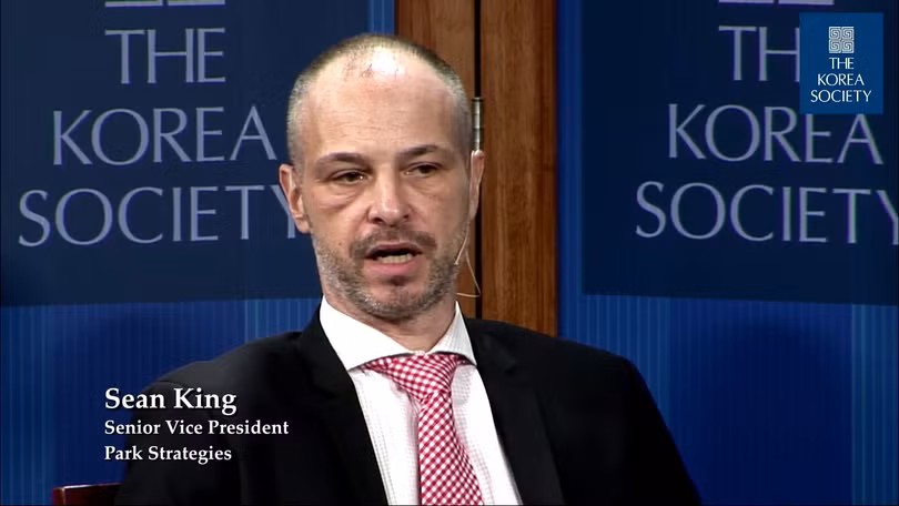 Ông Sean King: “Phủ nhận sự tồn tại của Đài Loan là phủ nhận quyền của những người ở Đài Loan muốnnhận là người Trung Quốc và gần như dồn Đài Loan vào một góc để thiết lập sự độc lập của riêng mình” (Ảnh: Youtube)