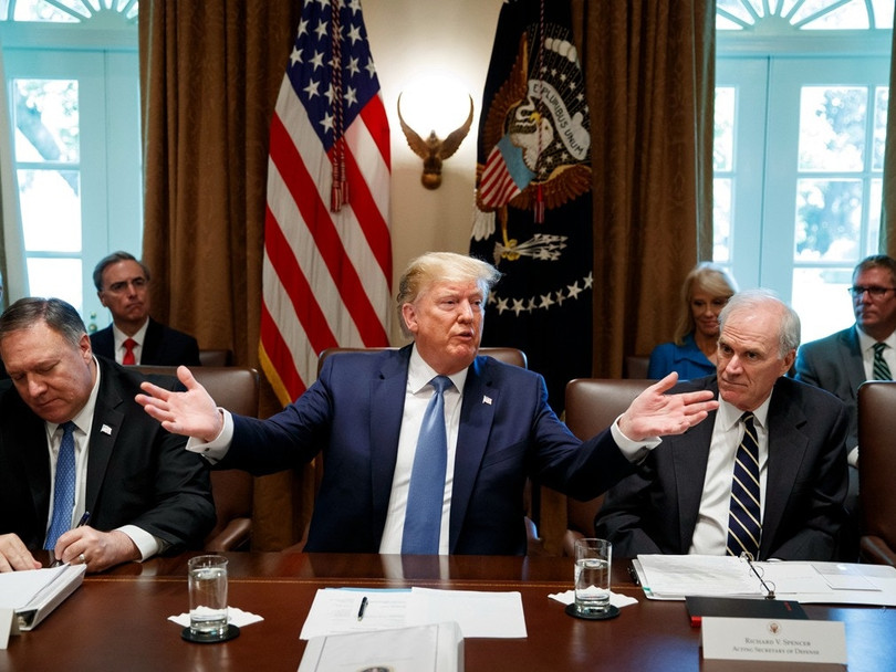 Tổng thống Donald Trump triệu tập họp Hội đồng An ninh Quốc gia bàn biện pháp đối phó, (Ảnh: AP). Tổng thống Donald Trump triệu tập họp Hội đồng An ninh Quốc gia bàn biện pháp đối phó, (Ảnh: AP).