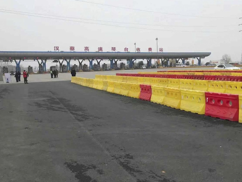 Trạm thu phí cửa vào đường cao tốc ở Vũ Hán bị đóng lại từ 10 giờ sáng 23/1 (Ảnh: Đa Chiều)
