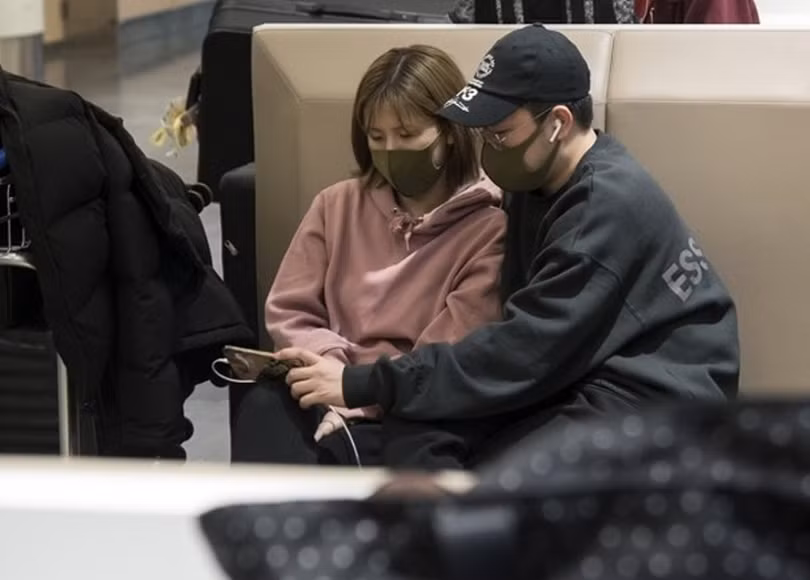 Người Nhật thường xuyên mang khẩu trang để đề phòng dịch bệnh (Ảnh: Getty)