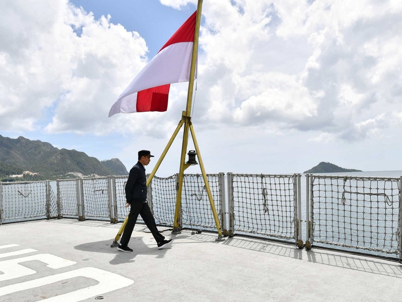 Ông Widodo lên đảo Natuna để thể hiện chủ quyền đối với vùng biển này. (Ảnh: Reuters) Ông Widodo lên đảo Natuna để thể hiện chủ quyền đối với vùng biển này. (Ảnh: Reuters)