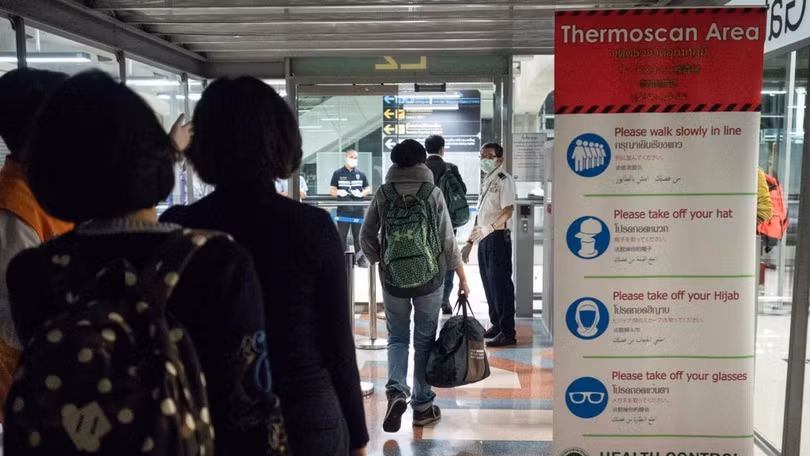 Sân bay nhiều nước thực hiện kiểm tra y tế kỹ đối với hành khách bay từ Vũ Hán tới (Ảnh: Đa Chiều) Sân bay nhiều nước thực hiện kiểm tra y tế kỹ đối với hành khách bay từ Vũ Hán tới (Ảnh: Đa Chiều)