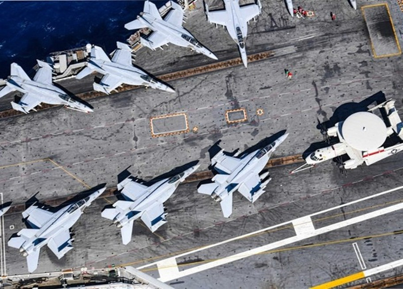 Các máy bay trên boong tàu sân bay hạt nhân USS Theodore Roosevelt (CVN-71) (Ảnh: Đông Phương)