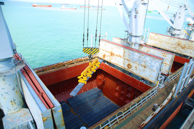 Xuất khẩu phôi thép tại Khu liên hợp Gang thép Hòa Phát Dung Quất (Nguồn: HPG)