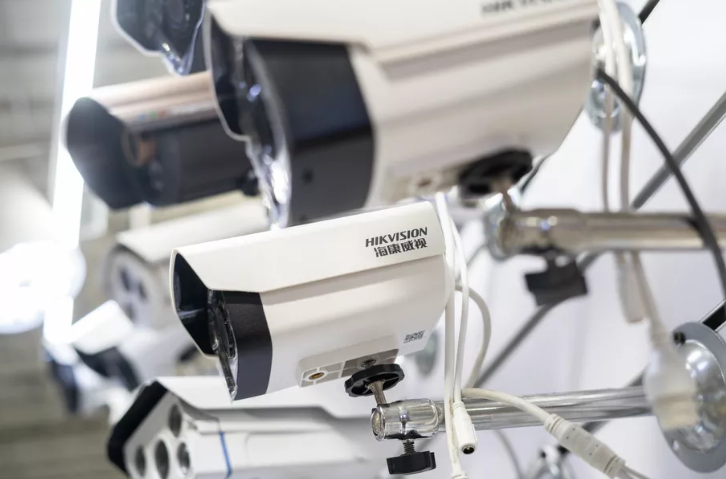 Hikvision và nhiều công ty kinh doanh camera giám sát bị liệt vào danh sách này. Ảnh: The Verge Ảnh: The Verge