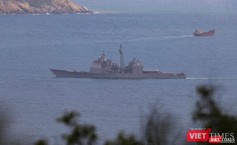 Cận cảnh tàu hộ vệ USS Bunker Hill.