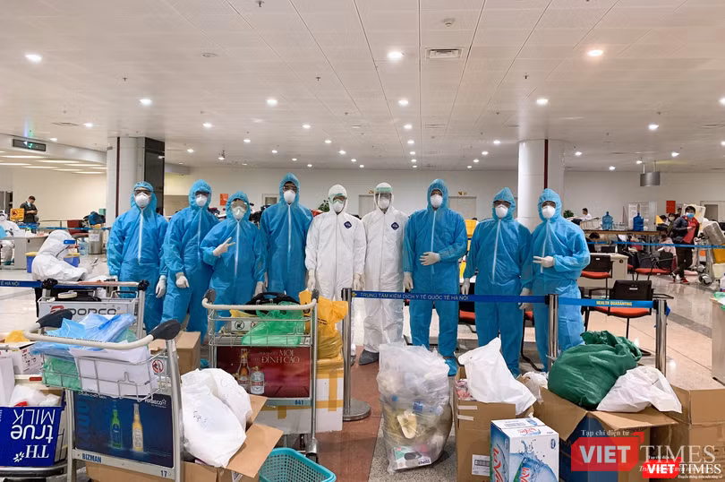 Các cán bộ Trường Đại học Y Hà Nội hào hứng lên đường phòng, chống dịch