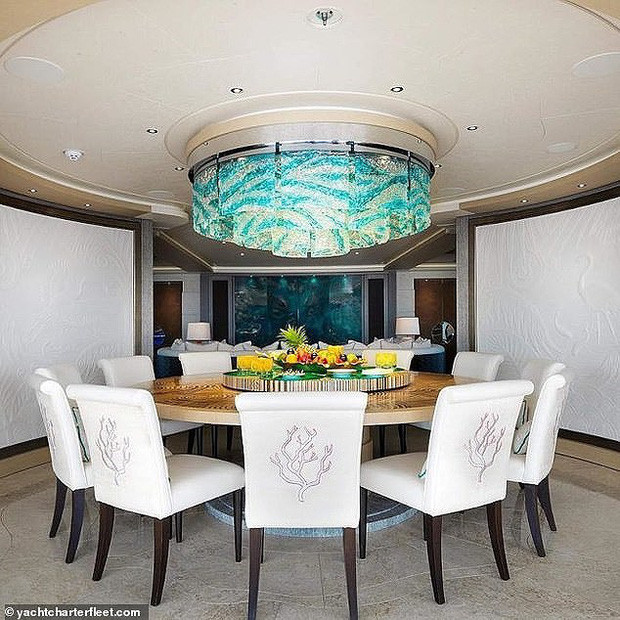 Phòng ăn trong du thuyền. Ảnh: Elle Phòng ăn trong du thuyền. Ảnh: Elle