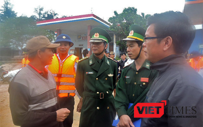 cứu nạn, ngư dân, lai dắt, tàu cá, QNg 92823TS, bị nạn, biển Hoàng Sa, Hải quân Vùng 3, Lý Sơn, không chịu rời tàu, VietTimes