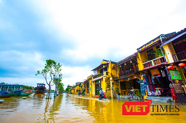 người chết, thiệt hại, mưa lũ, miền Trung, chạy lũ, ngập lụt, VietTimes