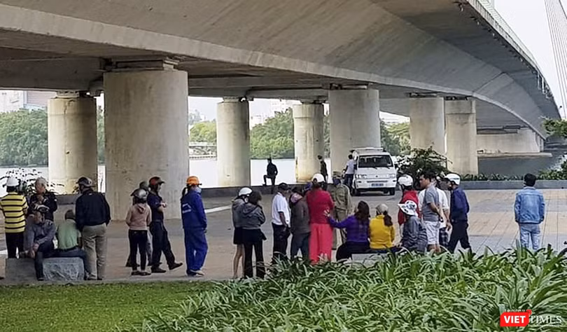 Khu vực chân cầu Trần Thị Lý (quận Ngũ Hành Sơn, Đà Nẵng), nơi người dân địa phương phát hiện va li chưa thi thể phụ nữ bị chặt khúc