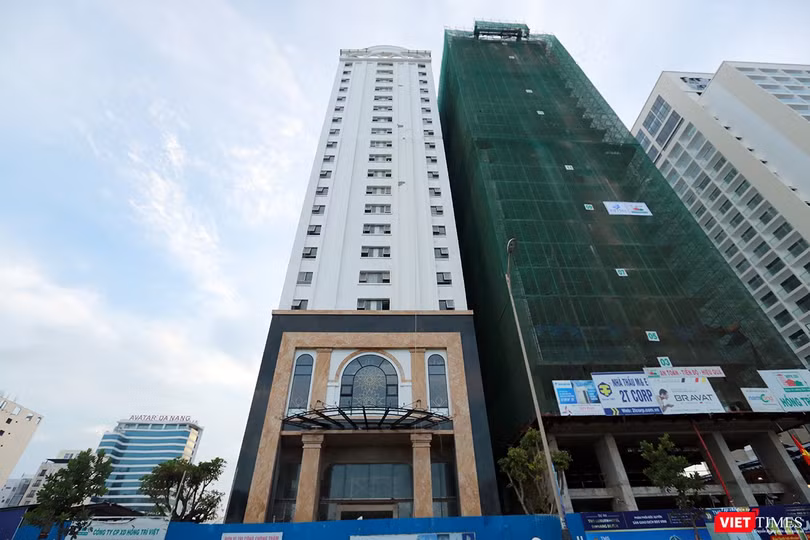 Chiều ngày 7/5, Chủ tịch UBND TP Đà Nẵng đã có chỉ đạo Sở Xây dựng Đà Nẵng buộc chủ đầu tư công trình Khách sạn Eden (đường Võ Nguyên Giáp, phường Mỹ An, quận Ngũ Hành Sơn) tháo dỡ phần xây dựng sai giấy phép. 