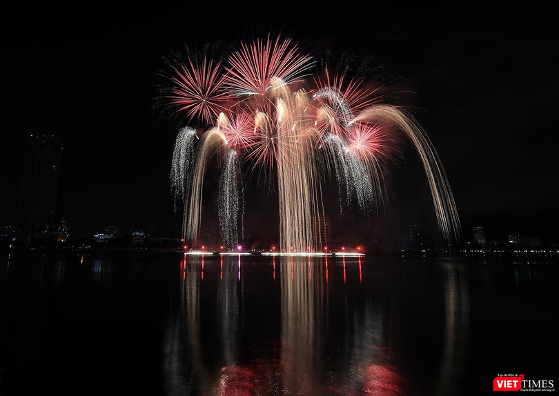 Đêm ngày 8/6, hai đội Brazil và Bỉ đã cống hiến cho DIFF 2019 một đêm pháo hoa mãn nhãn