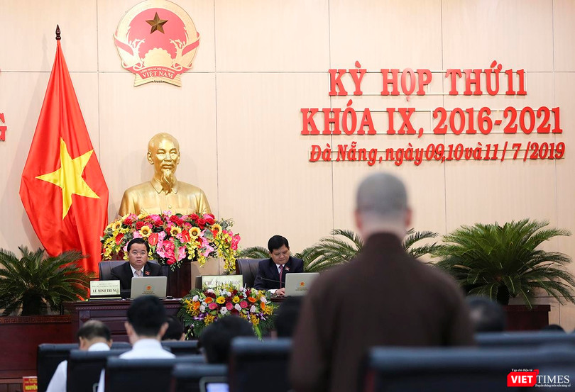 Đại biểu HĐND TP phát biểu ý kiến trong phiên thảo luận tại hội trường liên quan đến vấn đề môi trường và thực hiện xây dựng TP môi trường của Đà Nẵng