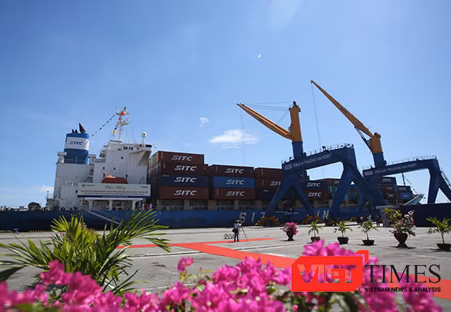 Thủ tướng Chính phủ vừa ký Quyết định sửa đổi một số điều tại Quy chế hoạt động của Khu kinh tế mở Chu Lai và mở rộng diện tích đối với Khu kinh tế mở Chu Lai.