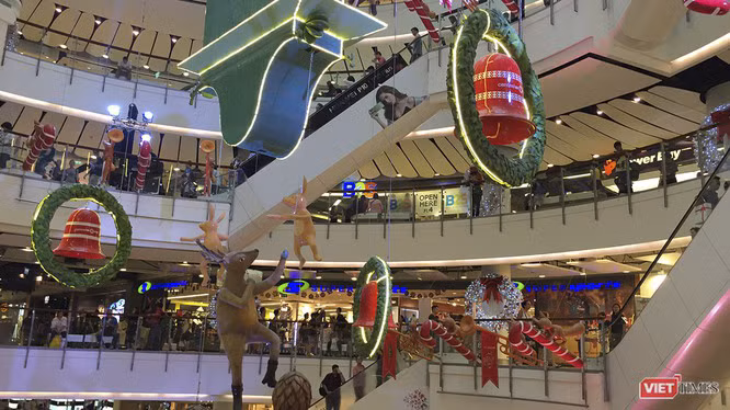 Thị trường bán lẻ khu vực trung tâm TP HCM dần hồi phục sau đợt giãn cách xã hội vì COVID-19