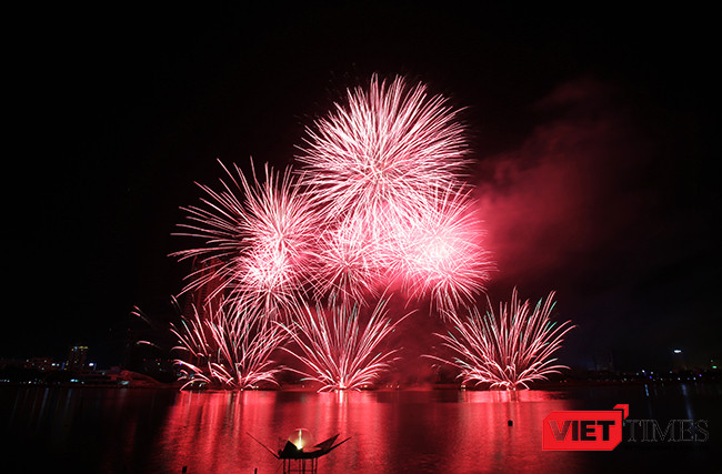 Lễ hội pháo hoa Đà Nẵng 2017: Mãn nhãn với “Trận chung kết sớm” giữa Úc và Ý ảnh 36