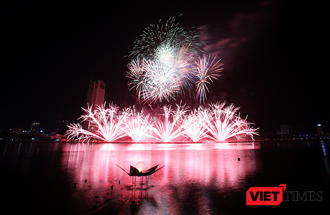Lễ hội pháo hoa Đà Nẵng 2017: Mãn nhãn với “Trận chung kết sớm” giữa Úc và Ý ảnh 22